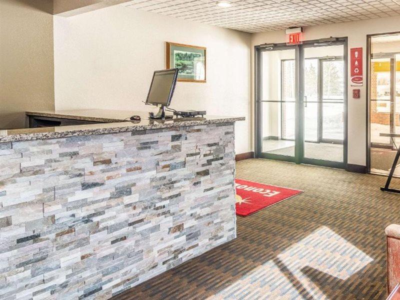 Econo By Choice Lodge Cadillac